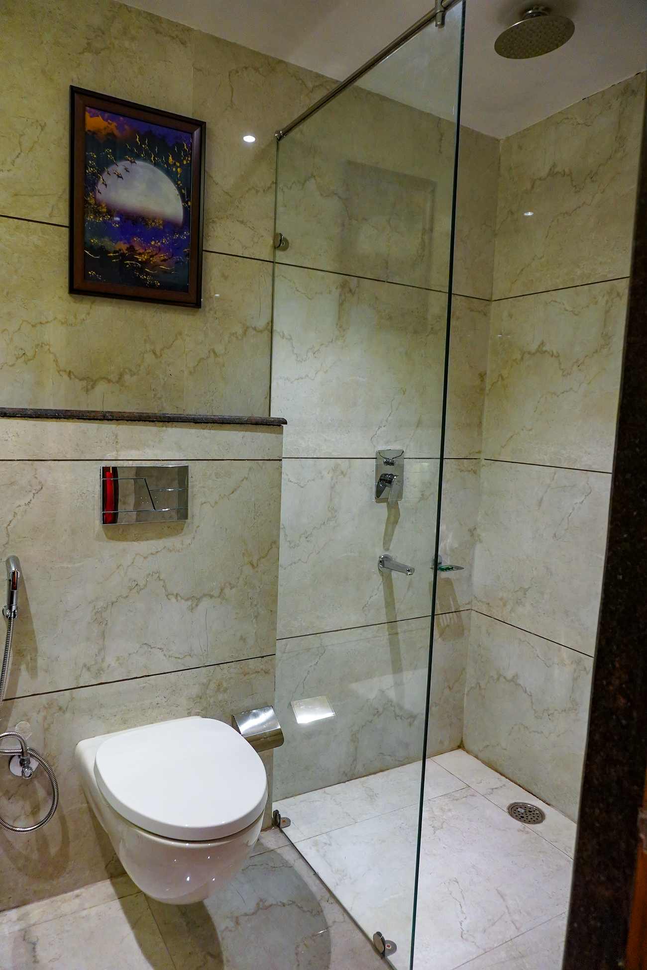 images/Bathroom (1).jpg